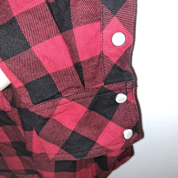 [SOLD] 3/$20 BC CLOTHING FLANNEL - Picture 6 of 7
